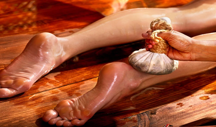 Service Provider of Leg & Feet Kizhi Ayurvedic Treatment in New Delhi, Delhi, India.